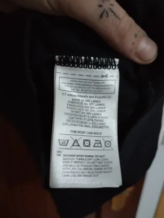 Sudadera Adidas Negra con Logo Multicolor