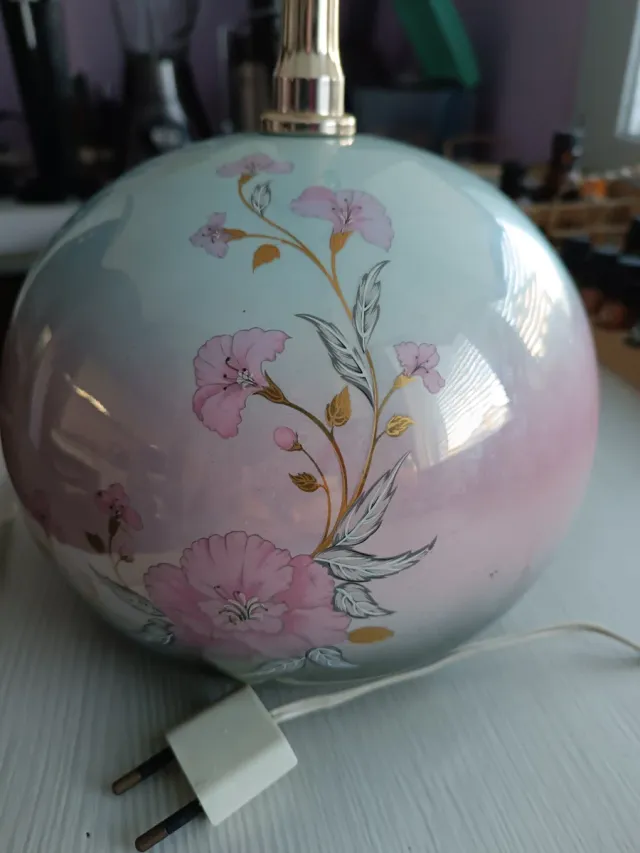 Lampada da tavolo vintage floreale