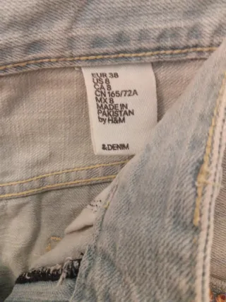 Pantalón corto vaquero con pedrería