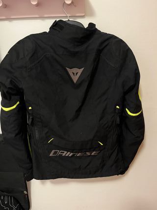 Chaqueta Dainese y Casco Moto scorpio