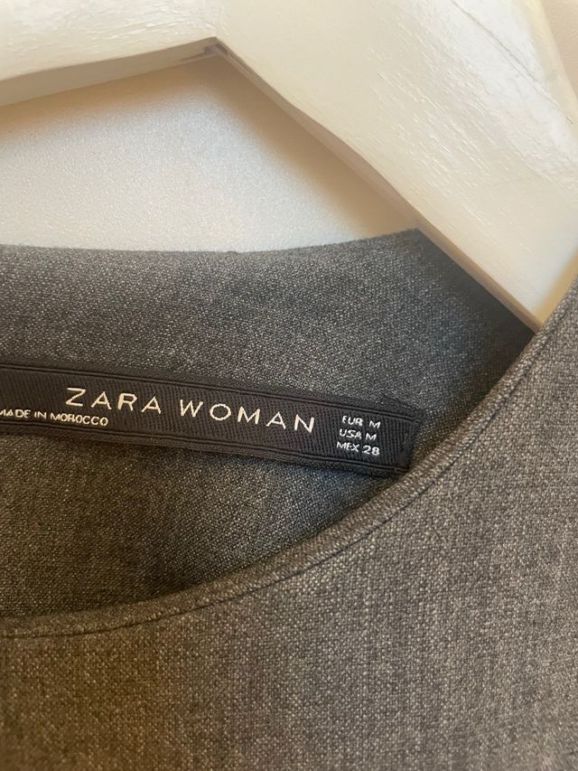 Vestido midi Zara Gris