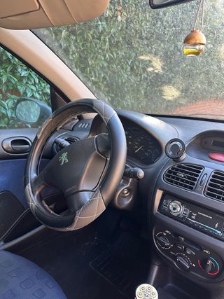 Peugeot 206 2003 - 140k km - Sin ITV