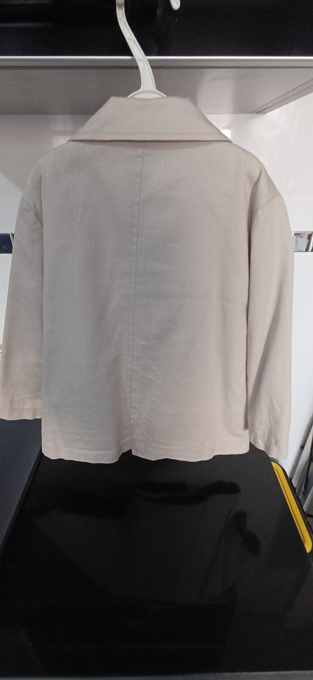 Gabardina Gocco beige talla 3-4 años