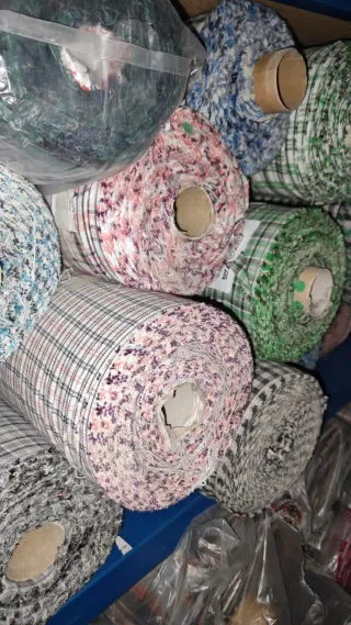 Lote 56.000 kg Tejidos para camisería y vestidos