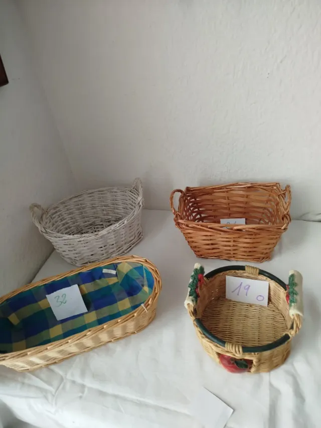 Cestas y bandejas mimbre varios modelos