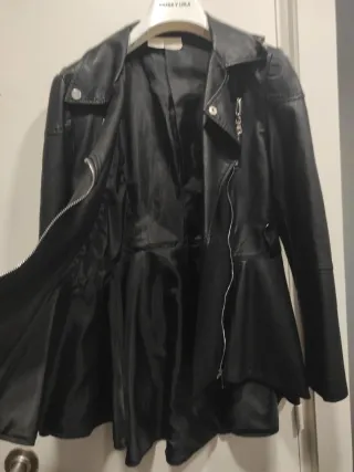 Chaqueta eco piel negra