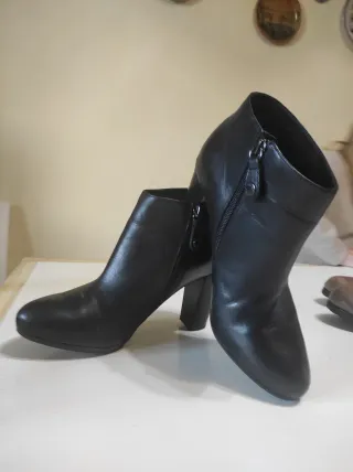 Tronchetto Geox pelle nera tacco