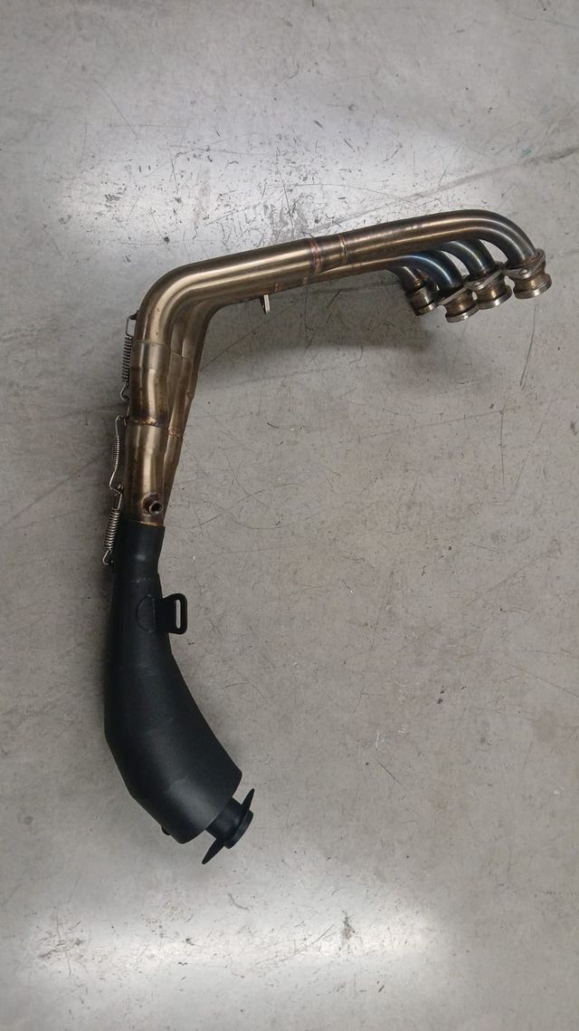 ESCAPE HONDA CBR 650 R