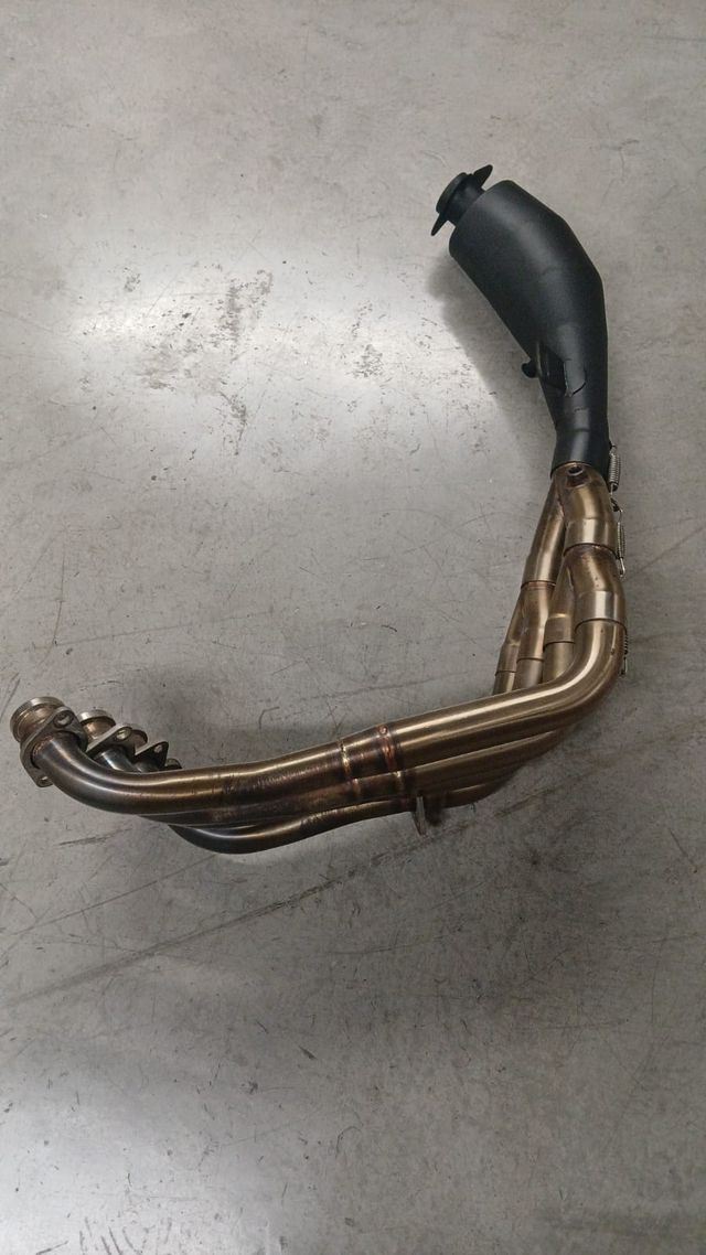 ESCAPE HONDA CBR 650 R