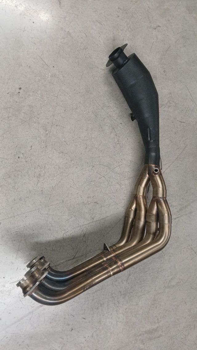 ESCAPE HONDA CBR 650 R