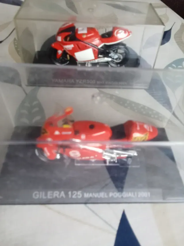 2 Motos a escala 1/24 Yamaha y Gilera