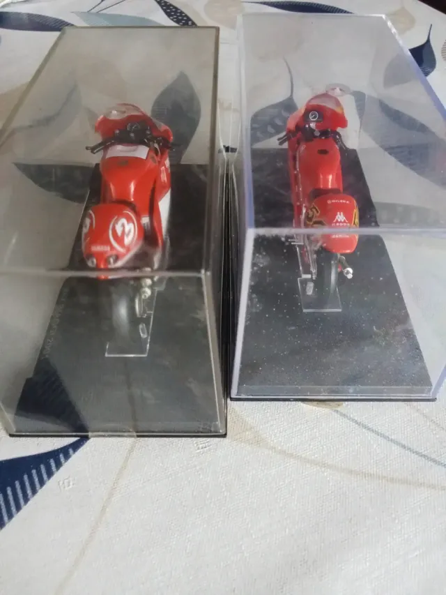2 Motos a escala 1/24 Yamaha y Gilera