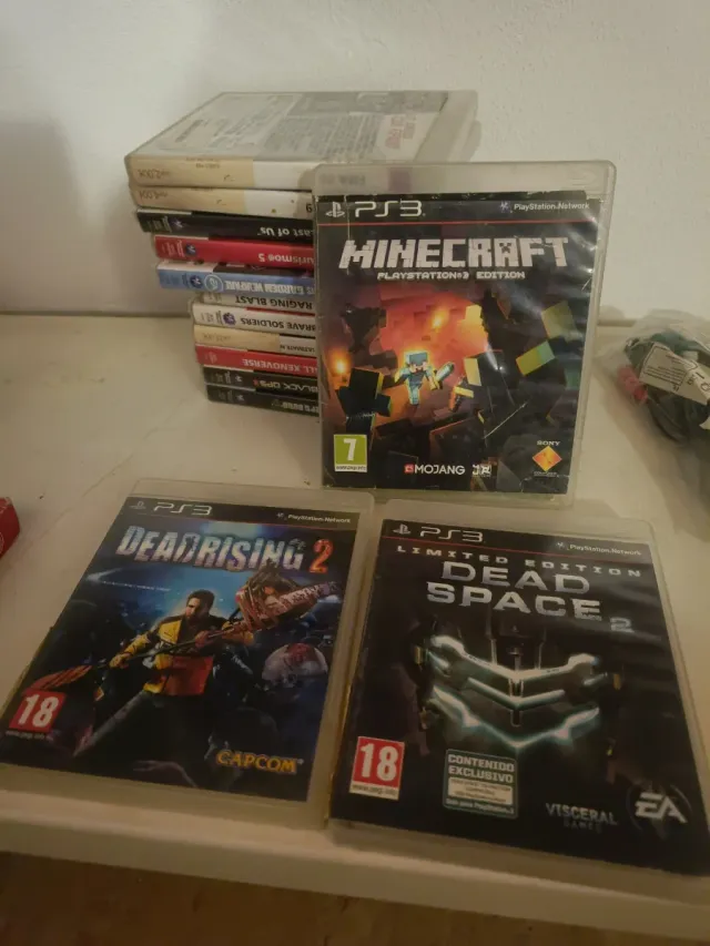 Consola PlayStation 3 (PS3)  juegos y 3 stickers