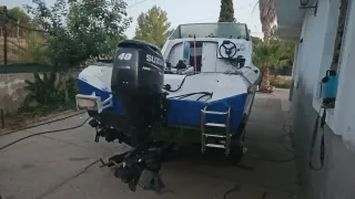 Barca con motor Suzuki 40 Cv 4t algo negociable