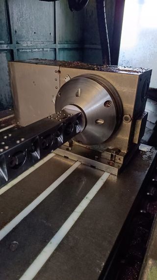 CENTRO DE MECANIZADO KONDIA HM 2010