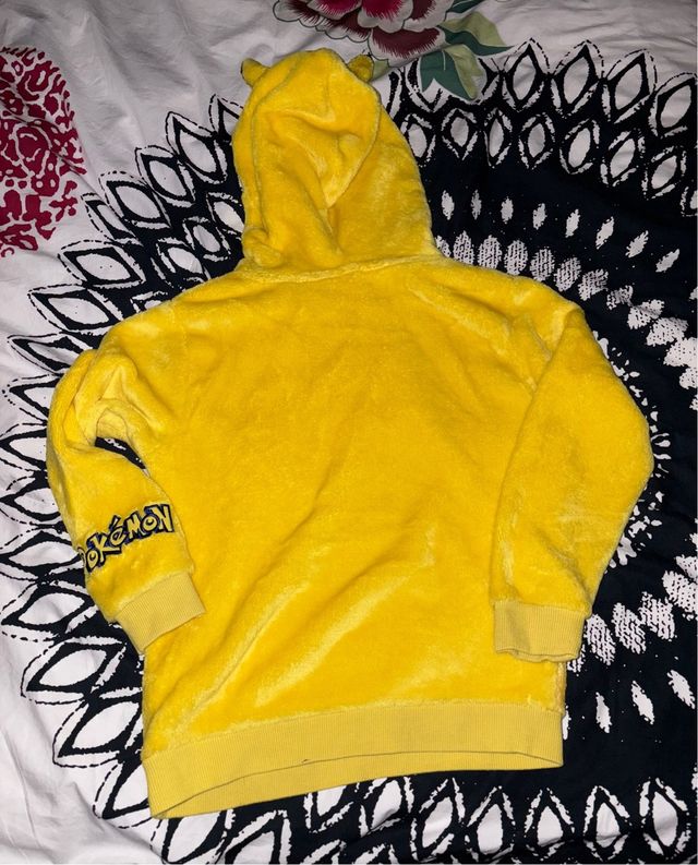 Sudadera Pikachu Talla 6-8 H&M Pokémon