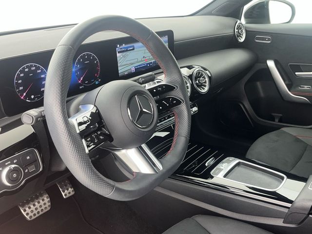 Mercedes-Benz Clase A 180 100 kW (136 CV)