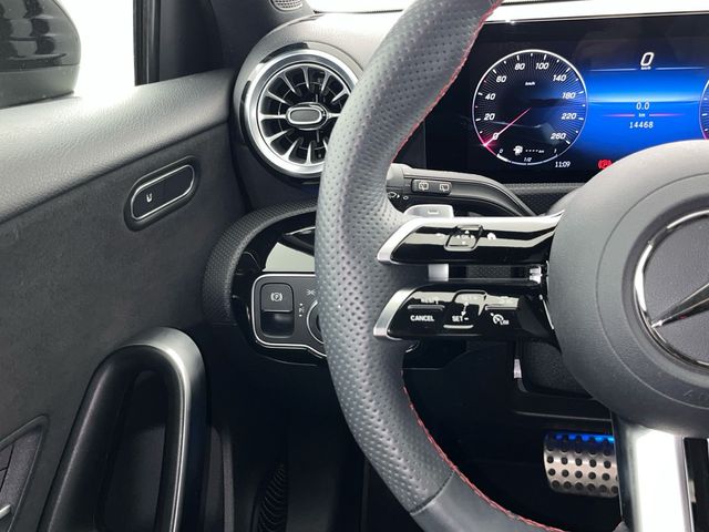 Mercedes-Benz Clase A 180 100 kW (136 CV)