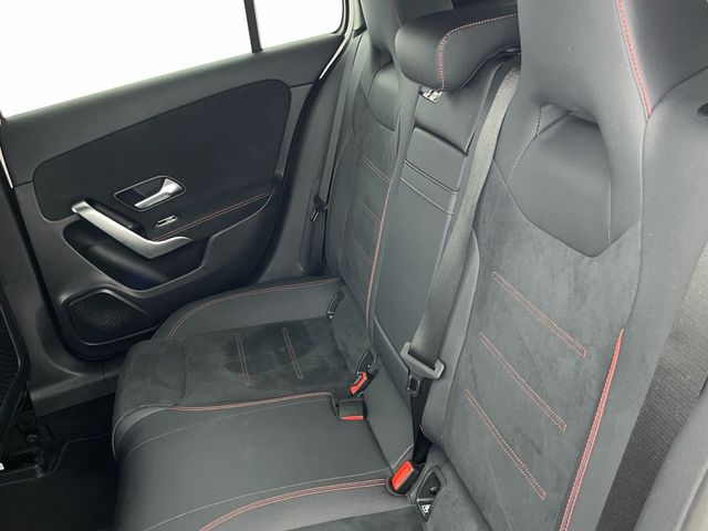 Mercedes-Benz Clase A 180 100 kW (136 CV)