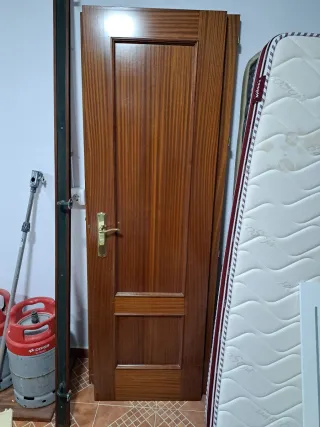 Puerta madera 62 cm