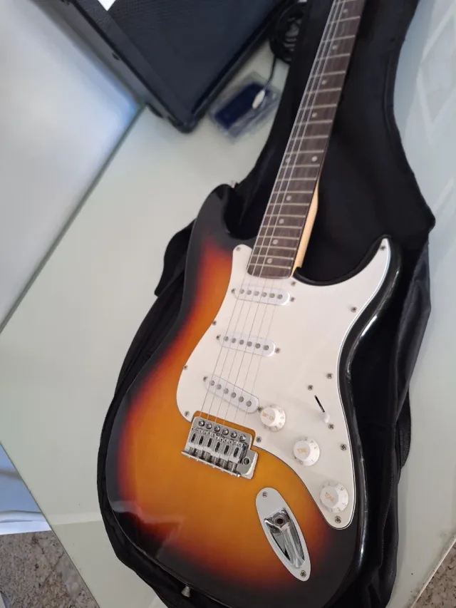 Guitarra Eléctrica Rocktile