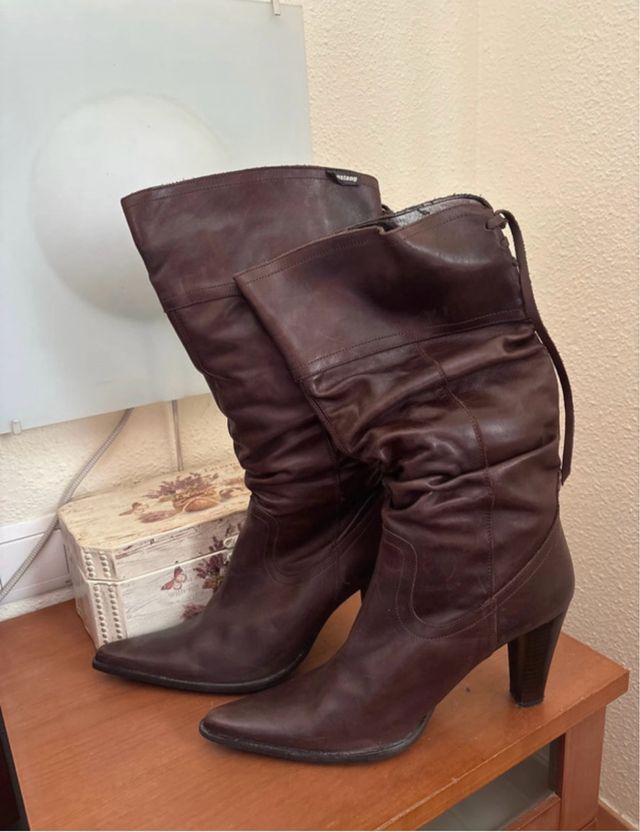 Botas de piel Mustang talla 40