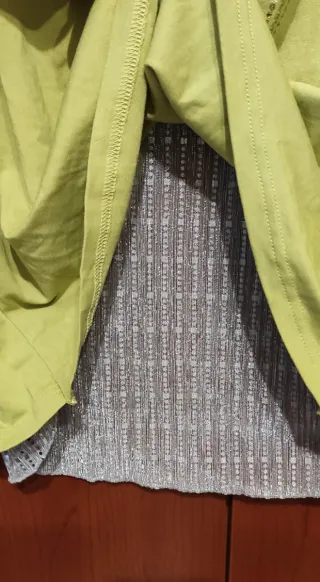 T-shirt verde chiaro con parti laminate, L/XL