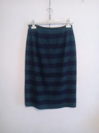 Falda de rayas azul y verde