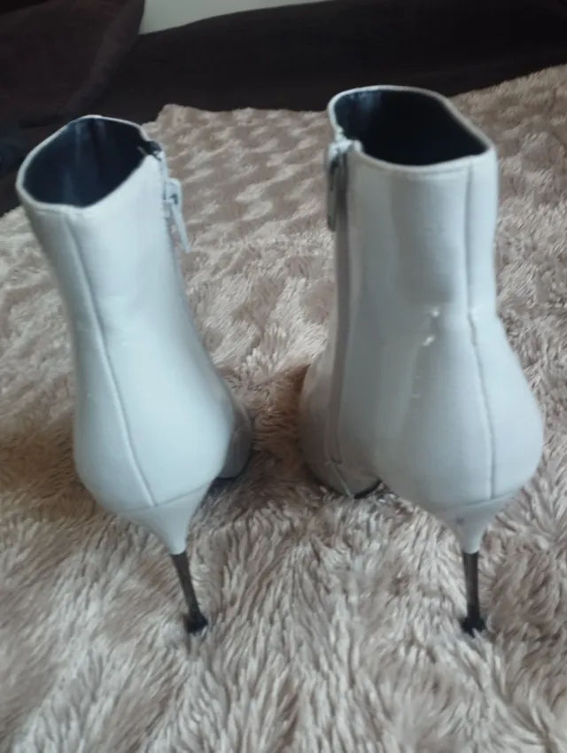 Botines grises claros