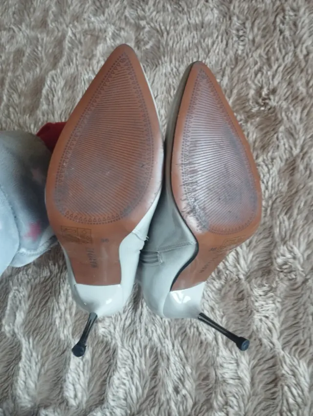 Botines grises claros