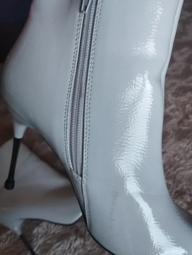 Botines grises claros