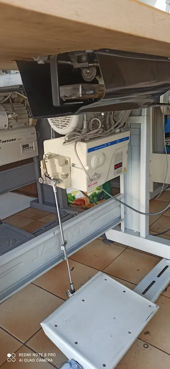 Máquina de coser triple arrastre digital neumática