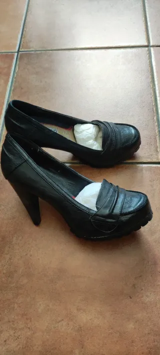 Zapatos de tacón negros