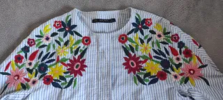 Zara. Blusa bordada de rayas