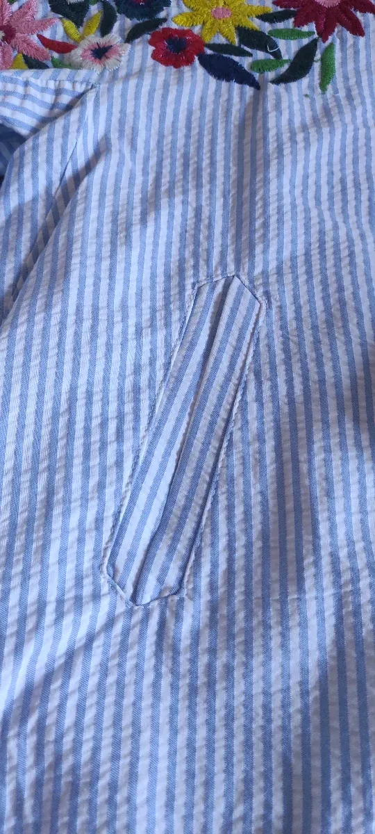 Zara. Blusa bordada de rayas