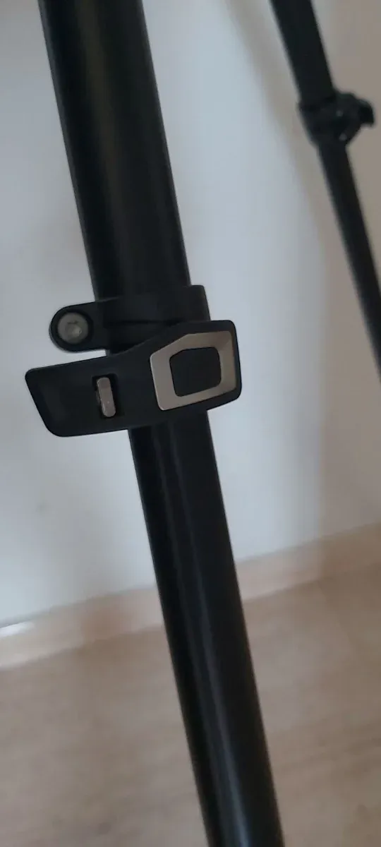 Trípode Manfrotto 055XPRO con bolso y correa.