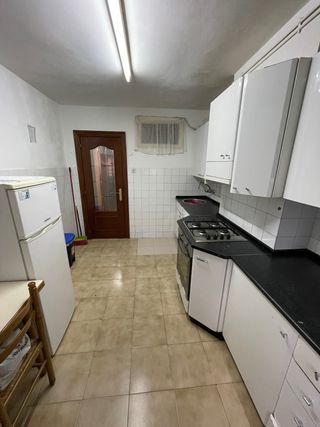 Sestao. Se vende piso con ascensor e inquilinos..