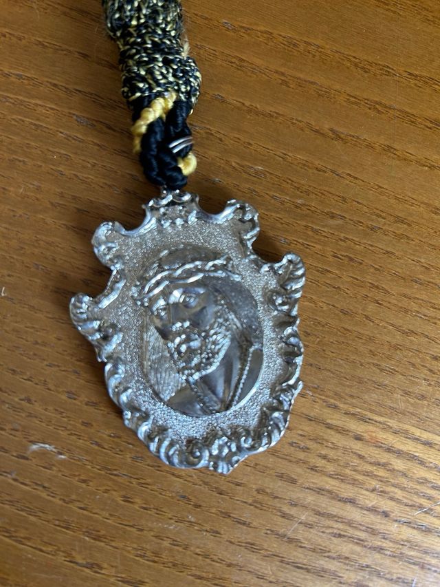 Medalla Virgen de la Caridad Plateada