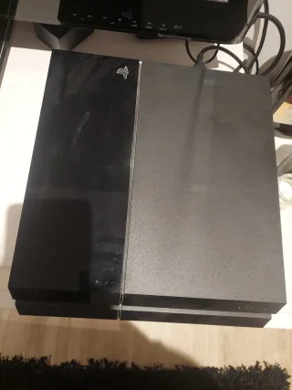 Consola PS4 y 2 Mandos PS4 DualShock + 10 juegos