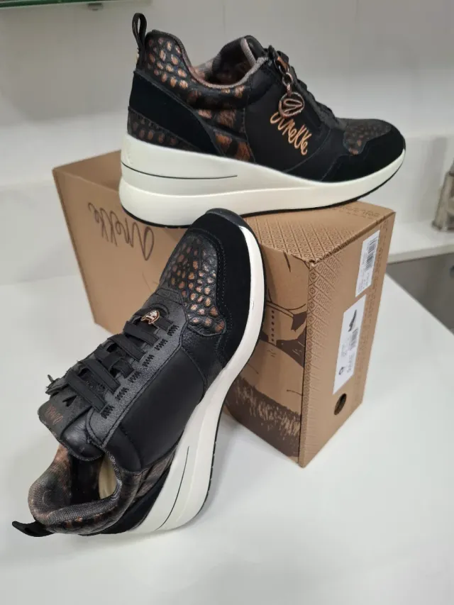 Anekke Sneakers Cuña Exterior Negro/Oro rosa T-37