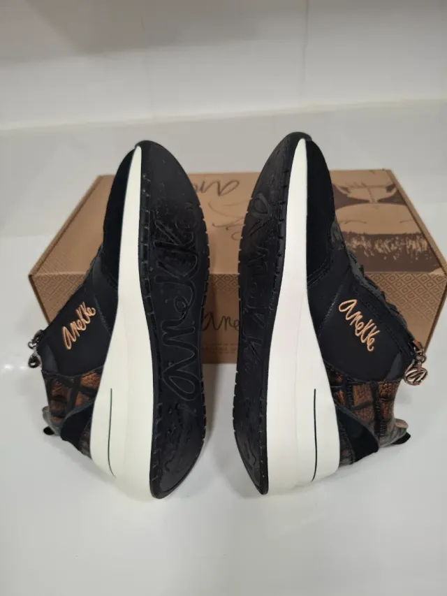 Anekke Sneakers Cuña Exterior Negro/Oro rosa T-37