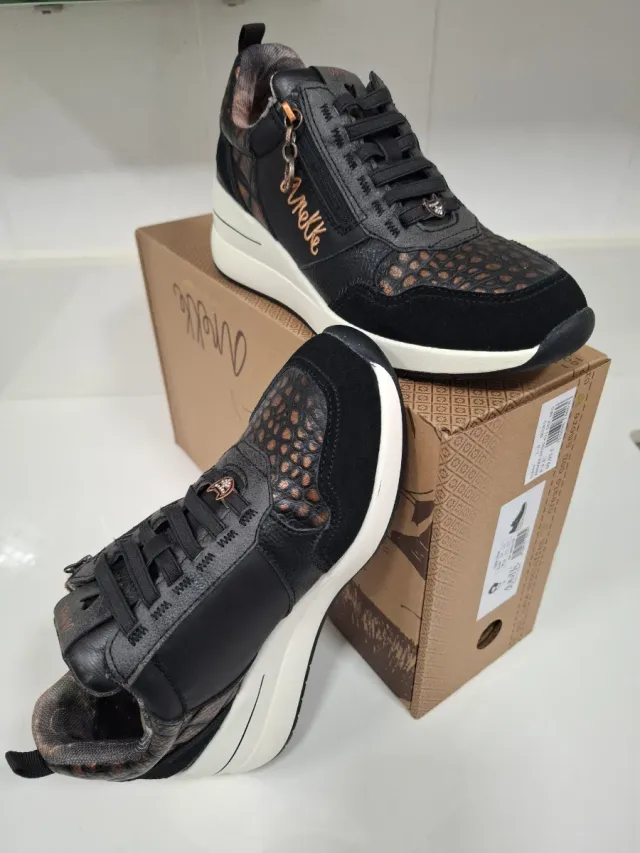 Anekke Sneakers Cuña Exterior Negro/Oro rosa T-37