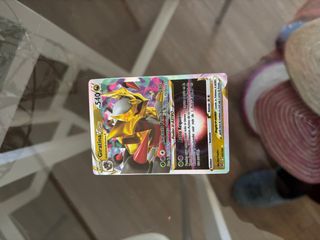 Carta Pokémon Giratina V ASTRO 540