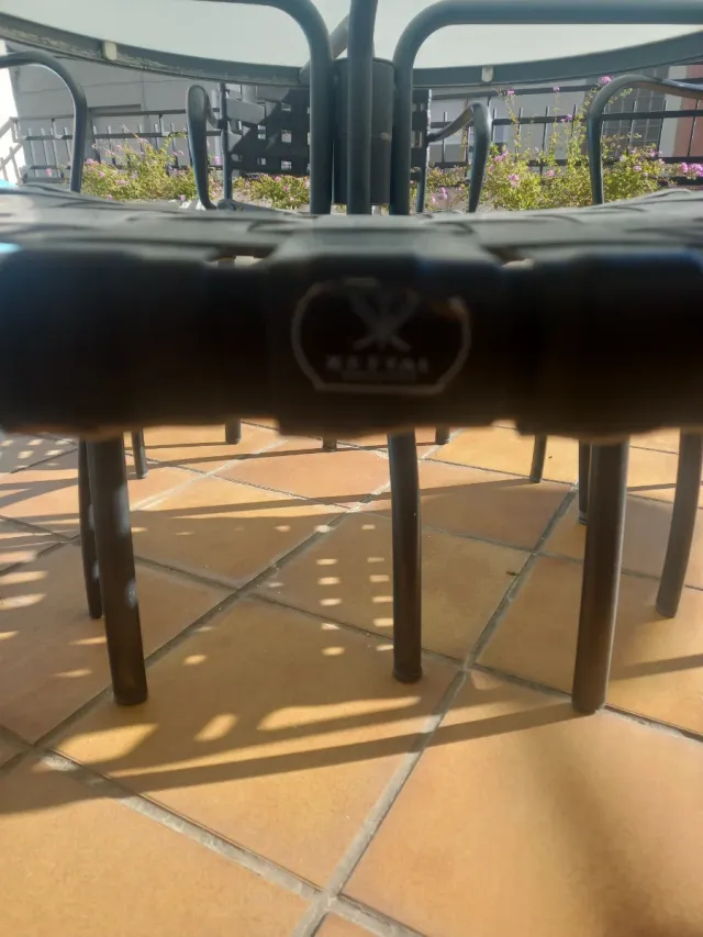 Mesa redonda jardín cristal y metal + 4 sillas