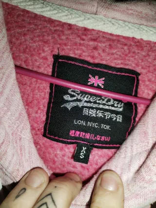 Sudadera Superdry rosa y blanca
