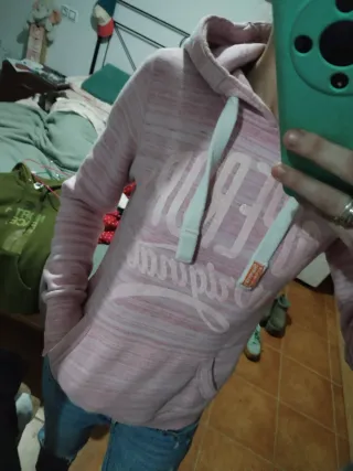 Sudadera Superdry rosa y blanca