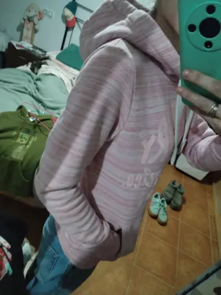 Sudadera Superdry rosa y blanca