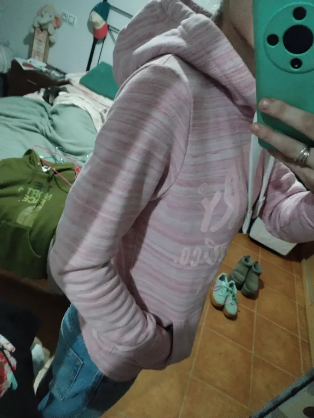 Sudadera Superdry rosa y blanca