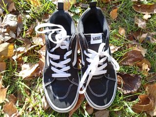 Zapatillas Vans Negras y Blancas