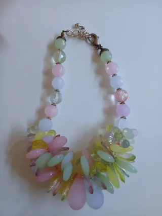 Collar pedrería colores pastel